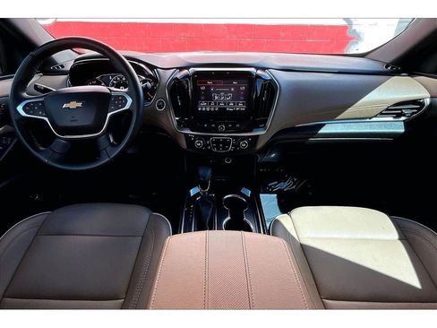 Used 2023 Chevrolet Traverse Premier AWD/4WD image 16