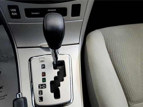 Used 2013 Toyota Corolla LE FWD image 28