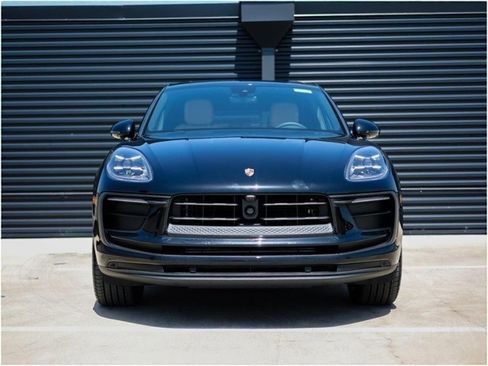 New 2025 Porsche Macan AWD/4WD image 10