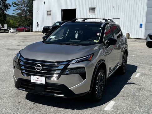 New 2026 Nissan Rogue Platinum w/ Platinum Premium Package AWD/4WD image 3