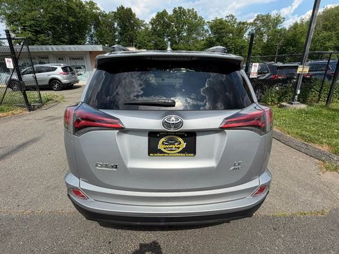 Used 2016 Toyota RAV4 LE AWD/4WD image 6