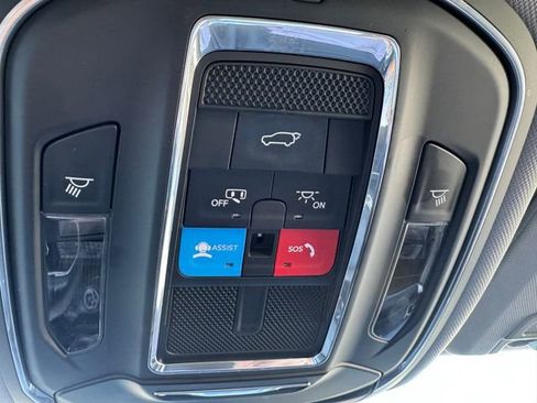 Used 2023 Jeep Grand Cherokee L Limited AWD/4WD image 45