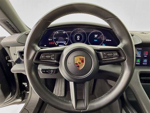 Used 2022 Porsche Taycan image 16
