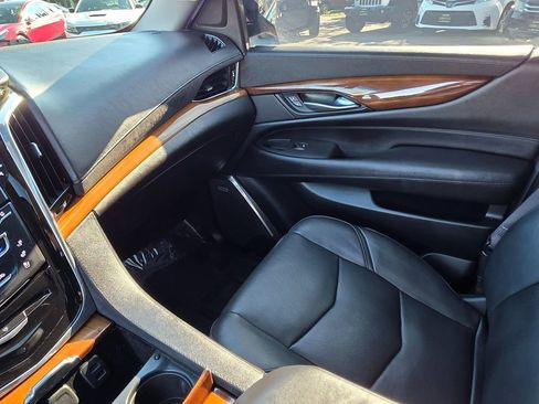 Used 2017 Cadillac Escalade Luxury image 39