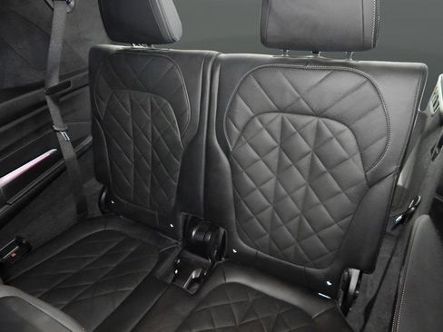 Used 2024 BMW X7 xDrive40i image 17