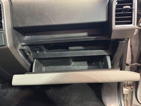 Used 2015 Ford F150 XLT image 22