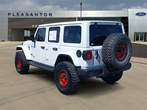 Used 2021 Jeep Wrangler Unlimited Sahara image 3