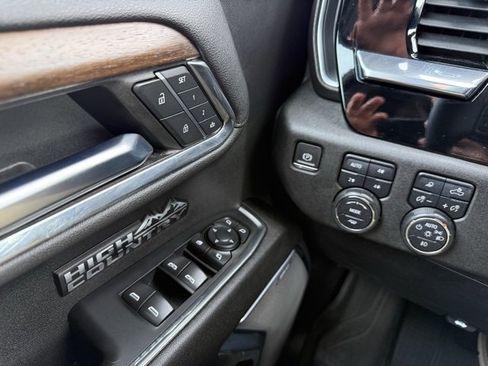 Used 2024 Chevrolet Silverado 1500 High Country w/ High Country Premium Package image 18