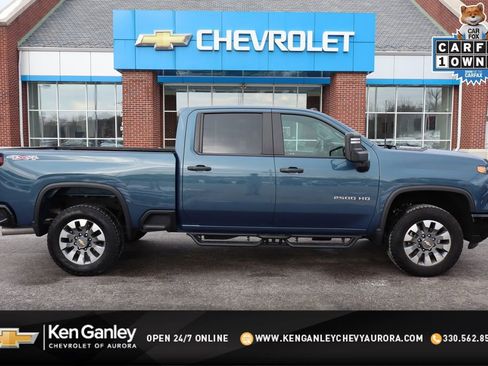 Used 2024 Chevrolet Silverado 2500 Custom w/ Custom Value Package image 1