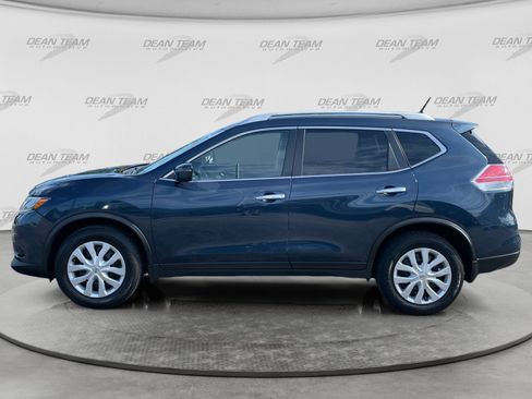 Used 2016 Nissan Rogue S w/ Appearance Package FWD image 4