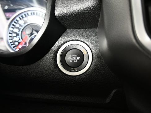 Used 2020 RAM 1500 Big Horn AWD/4WD image 34