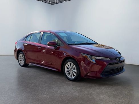 Used 2024 Toyota Corolla LE w/ LE Convenience Package FWD image 3