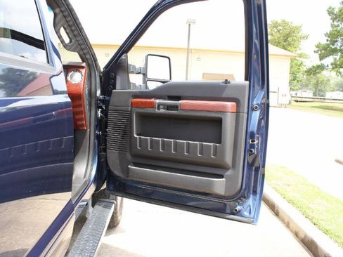 Used 2014 Ford F250 King Ranch w/ King Ranch w/Chrome Package image 30