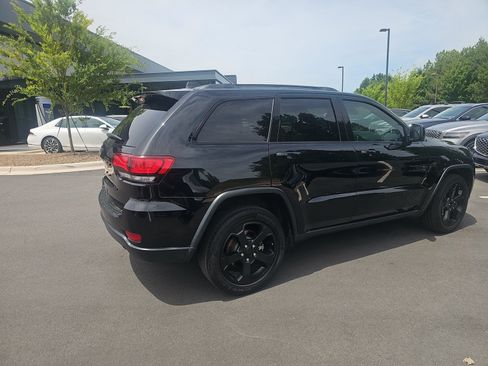 Used 2021 Jeep Grand Cherokee Freedom Edition RWD image 5