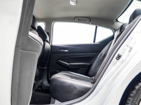 Used 2024 Nissan Altima 2.5 SR FWD image 37