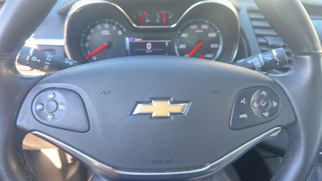 Used 2019 Chevrolet Impala LT FWD image 33