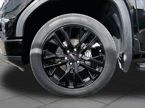 Used 2024 GMC Sierra 1500 Denali w/ Technology Package AWD/4WD image 11
