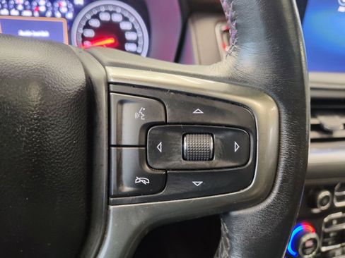 Used 2021 Chevrolet Suburban Z71 w/ Z71 Off-Road Package image 18