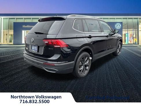 Used 2022 Volkswagen Tiguan SE image 3