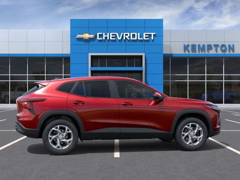 New 2026 Chevrolet Trax LS w/ LS Convenience Package FWD image 5