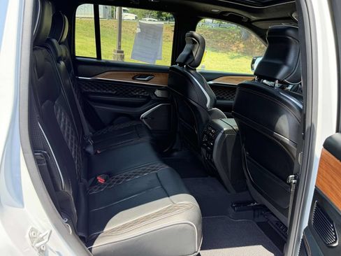 Used 2025 Jeep Grand Cherokee Summit AWD/4WD image 13