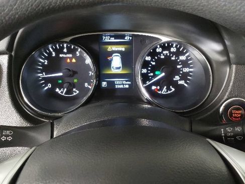 Used 2015 Nissan Rogue SV FWD image 28