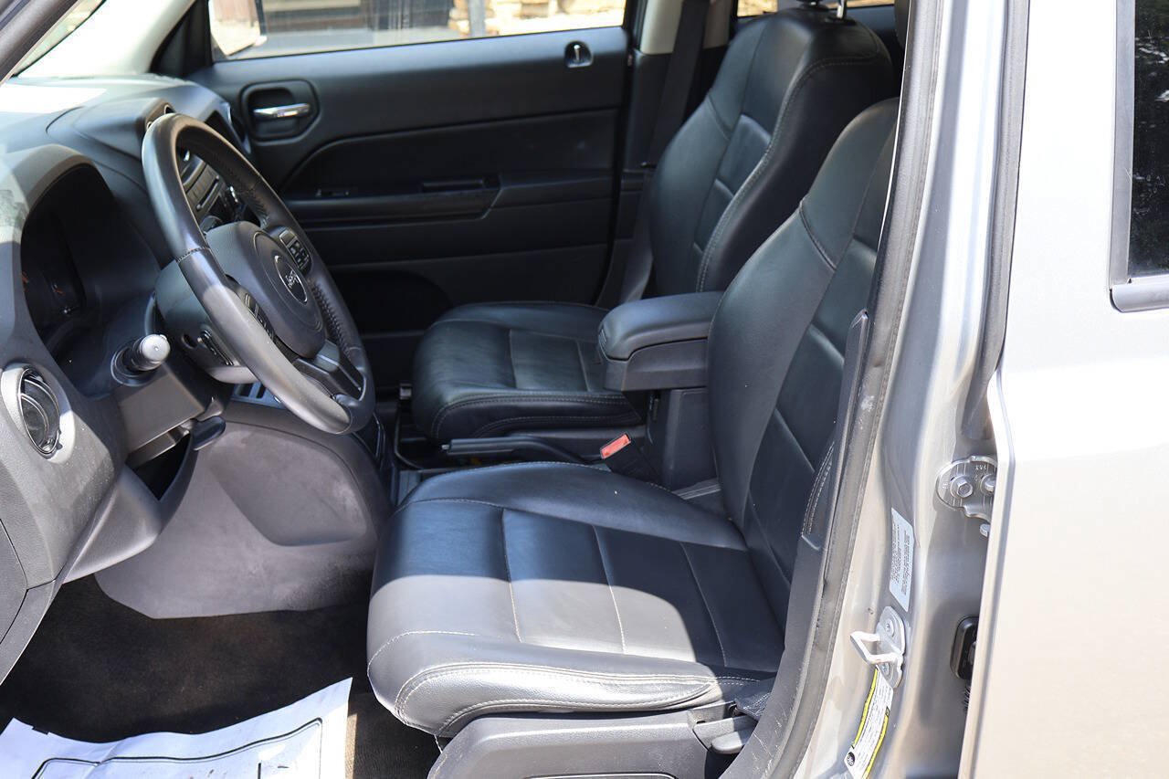Used 2016 Jeep Patriot High Altitude FWD image 14