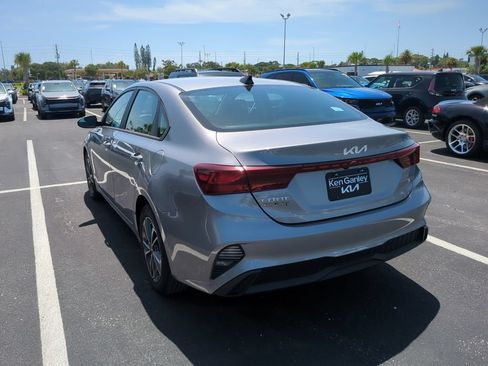 Certified 2024 Kia Forte LXS FWD image 8