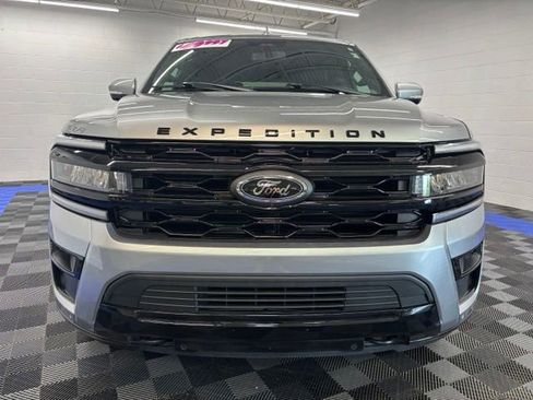 Used 2024 Ford Expedition Limited AWD/4WD image 13