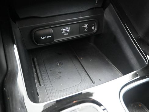Used 2024 Kia Telluride S FWD image 18