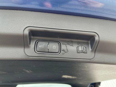 Used 2023 Ford Explorer XLT w/ Equipment Group 202A AWD/4WD image 32