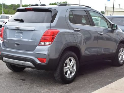 Used 2019 Chevrolet Trax LT w/ LT Convenience Package AWD/4WD image 9