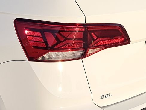 Certified 2024 Volkswagen Taos SEL image 32