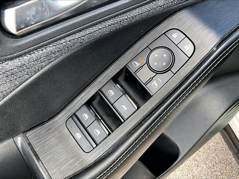 Used 2023 Nissan Rogue SV FWD image 35