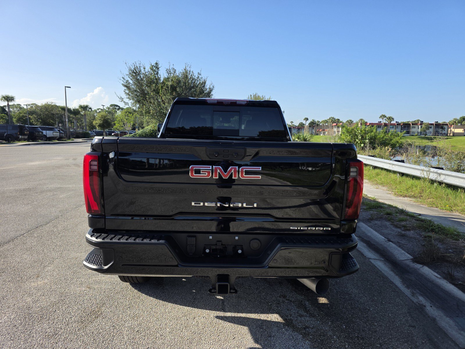 Used 2025 GMC Sierra 2500 Denali w/ Denali Reserve Package AWD/4WD image 6