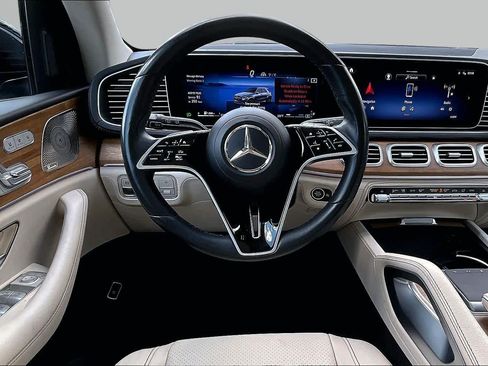 Used 2024 Mercedes-Benz GLE 350 4MATIC image 5