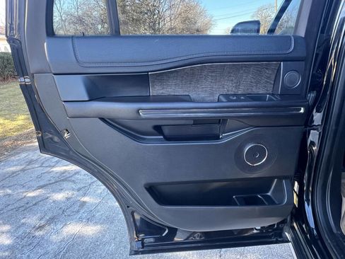 Used 2018 Ford Expedition Limited w/ Equipment Group 301A image 41