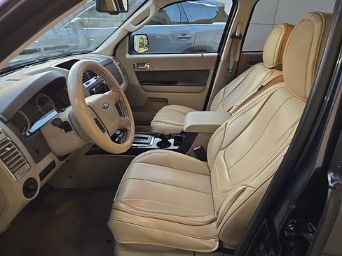 Used 2009 Ford Escape Limited image 4