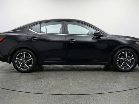 Used 2025 Nissan Sentra SV FWD image 11