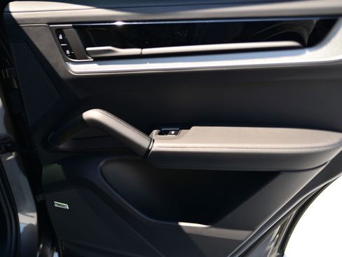 Used 2026 Porsche Cayenne S image 26