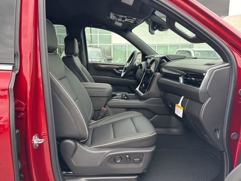 New 2026 GMC Yukon XL Elevation image 21