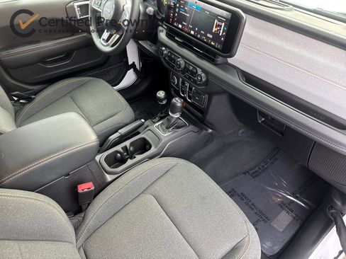 Certified 2025 Jeep Wrangler Unlimited Sahara w/ Safety Group image 17