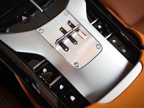 Used 2026 Ferrari Purosangue image 37