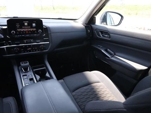 Certified 2025 Nissan Pathfinder SV w/ SV Premium Package FWD image 29
