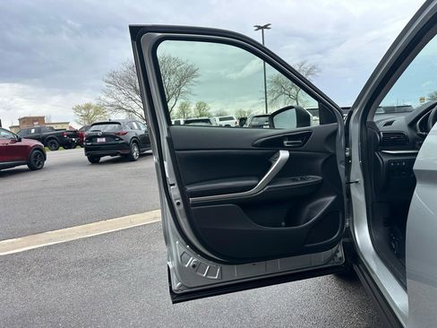 Used 2024 Mitsubishi Eclipse Cross SE image 11