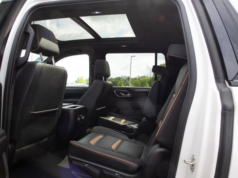 Used 2023 GMC Yukon XL AT4 w/ AT4 Premium Plus Package image 17
