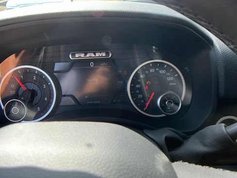 New 2025 RAM 5500 4x4 Regular Cab image 24