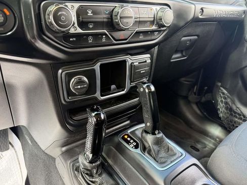 Used 2022 Jeep Wrangler Unlimited Sport AWD/4WD image 25