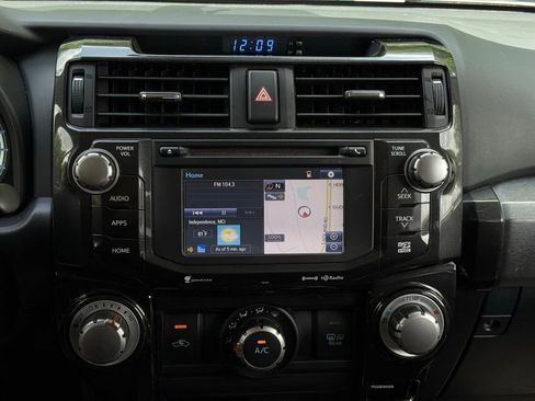 Used 2016 Toyota 4Runner 4WD image 25