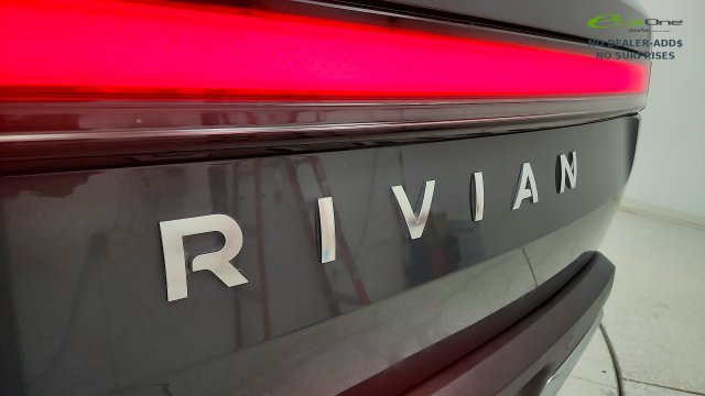 Used 2023 Rivian R1T Adventure Dual AWD/4WD image 32